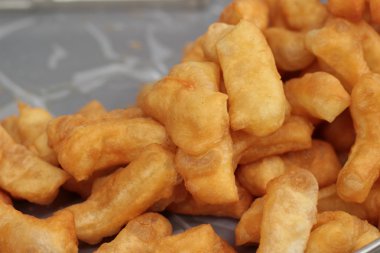 Kızartılmış hamur sopa içinde çarşı