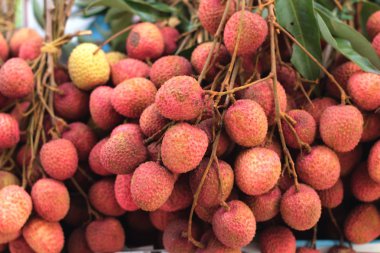 Olgun lychee piyasada