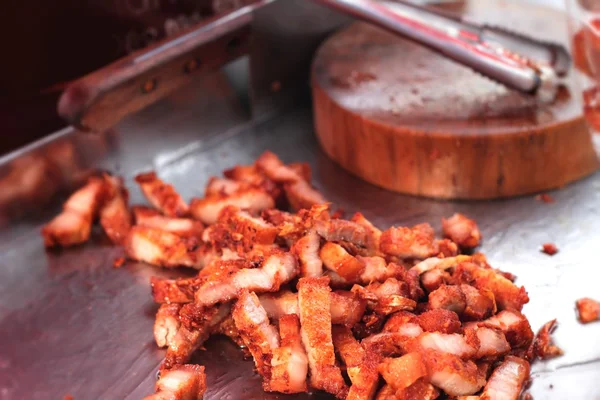 Gebratenes Schweinefleisch am Markt — Stockfoto