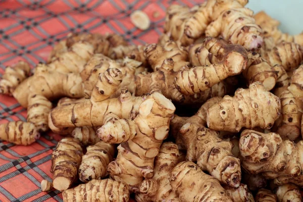 Pile of jerusalem artichoke (sunchoke) — Stockfoto