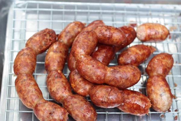 Grillwürste auf dem Markt — Stockfoto