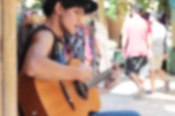 Homens de Blureed tocando guitarra — Fotografia de Stock
