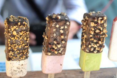 Çikolatalı dondurma kaplama Market