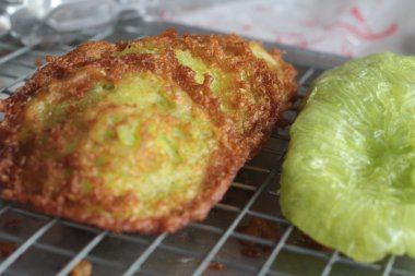 Tayland tatlı, mix un, Hindistan cevizi ve sonra kızarmış.