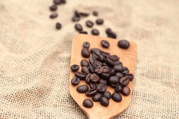 Krásné pražených kávových zrn. — Stock fotografie