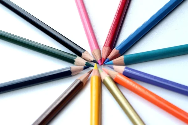 Lápices de colores - aislados sobre fondo blanco — Foto de Stock