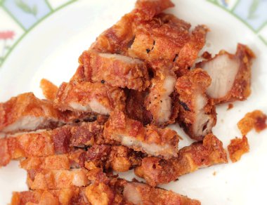 bir tabak kızarmış domuz eti