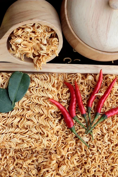 Dry instant noodle - asian ramen and vegetables for the soup — Stock Photo, Image