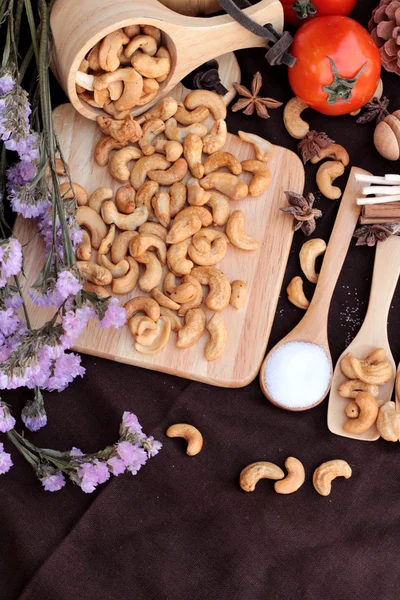 Rostade cashewnötter nötter med natura — Stockfoto