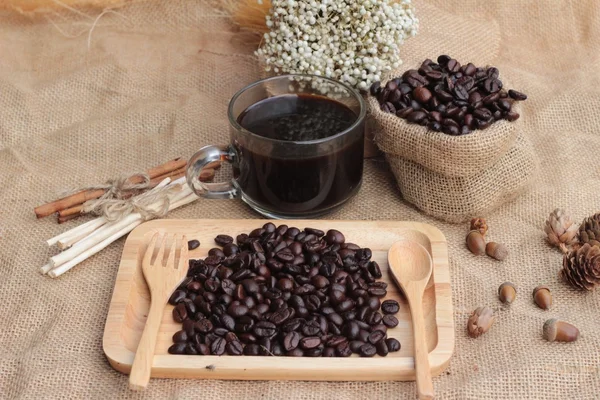 Palonych ziaren kawy z gorącej kawy — Zdjęcie stockowe