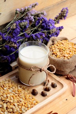 Soya sütü soya fasulyesi ile