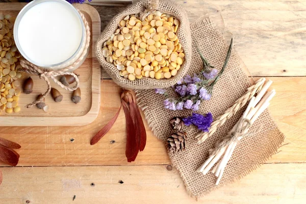 Soya sütü soya fasulyesi ile