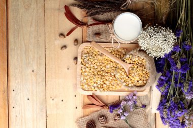 Soya sütü soya fasulyesi ile