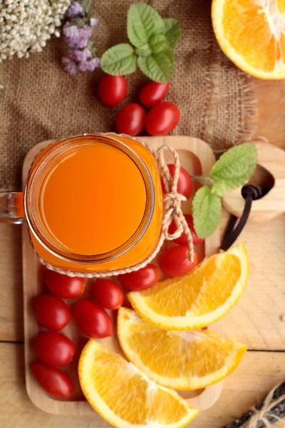 Orange juice with fresh orange fruits sliced. — Stock Photo, Image