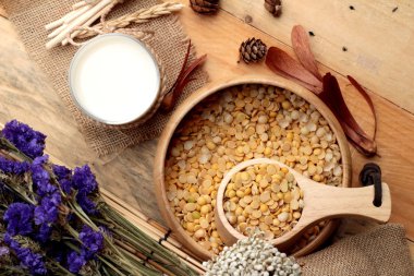 Soya sütü soya fasulyesi ile