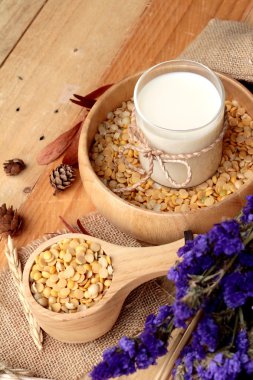 Soya sütü soya fasulyesi ile