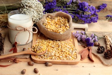 Soya sütü soya fasulyesi ile