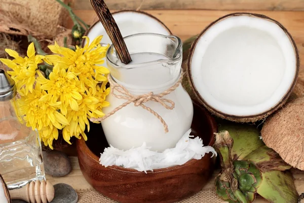 Kokos a mléko, olej coco zdravých biopotravin a krásy — Stock fotografie