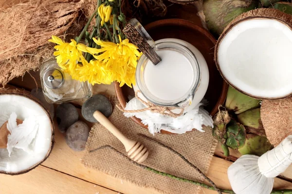 Hindistan cevizi ve süt, yağ coco organik sağlıklı gıda ve güzellik için 