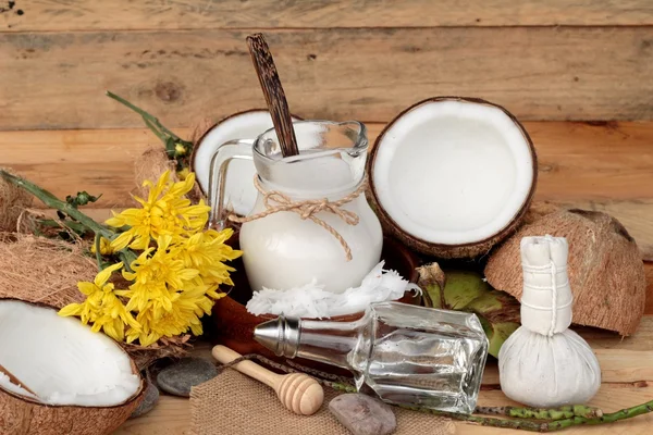 Hindistan cevizi ve süt, yağ coco organik sağlıklı gıda ve güzellik için 