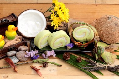 Yeşil kek ile Hindistan cevizi dolgulu alır.