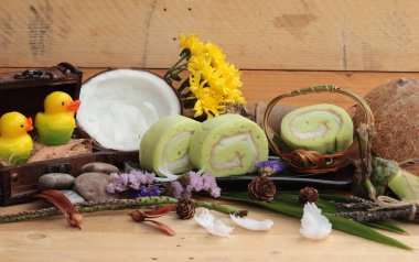 Yeşil kek ile Hindistan cevizi dolgulu alır.