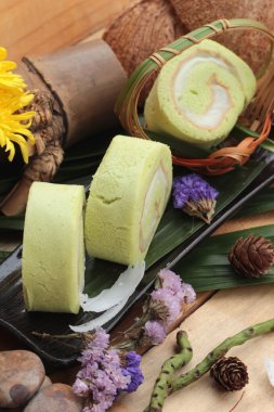 Yeşil kek ile Hindistan cevizi dolgulu alır.