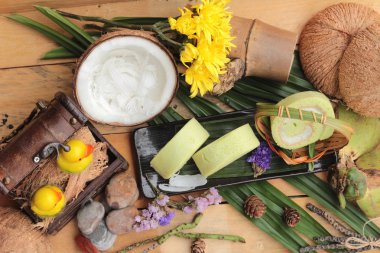 Yeşil kek ile Hindistan cevizi dolgulu alır.