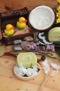 Yeşil kek ile Hindistan cevizi dolgulu alır.