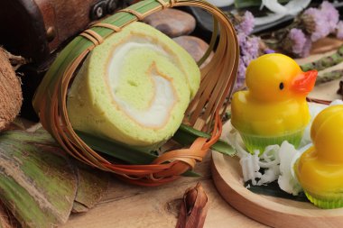 Yeşil kek ile Hindistan cevizi dolgulu alır.