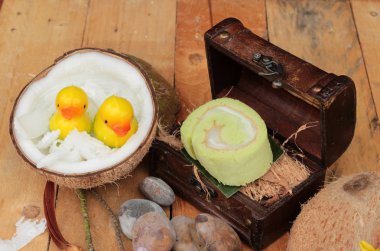 Yeşil kek ile Hindistan cevizi dolgulu alır.