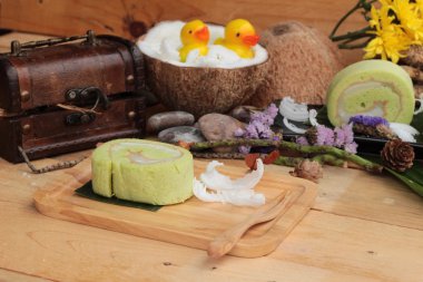 Yeşil kek ile Hindistan cevizi dolgulu alır.