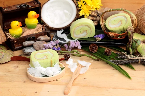 Yeşil kek ile Hindistan cevizi dolgulu alır.