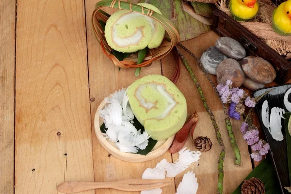 Yeşil kek ile Hindistan cevizi dolgulu alır.