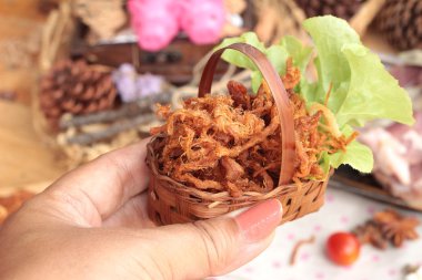 Domuz rostosu şeritler ve çiğ domuz Kuru.