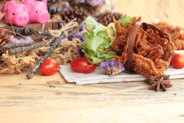 Kuru Kızartma domuz eti şeritler halinde.