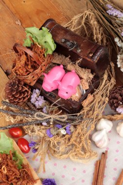 Kuru Kızartma domuz eti şeritler halinde.