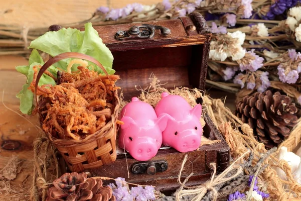 Kuru Kızartma domuz eti şeritler halinde.