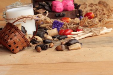 Bisküvi çikolata ve taze süt ile dolu.