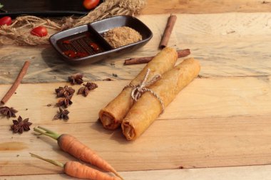 Meze yemek için geleneksel tava böreği.