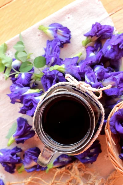 Su ve taze anchan çiçekler mor çiçekli Anchan.