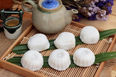 Mochi Japon tatlı köftesi soya fasulyesi lezzetli.