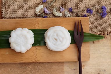 Mochi Japon tatlı köftesi soya fasulyesi lezzetli.