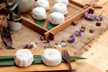 Mochi Japon tatlı köftesi soya fasulyesi lezzetli.