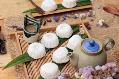 Mochi Japon tatlı köftesi soya fasulyesi lezzetli.