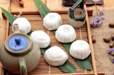 Mochi Japon tatlı köftesi soya fasulyesi lezzetli.