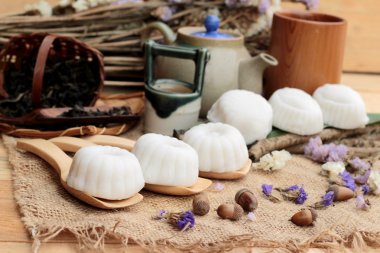 Mochi Japon tatlı köftesi soya fasulyesi lezzetli.