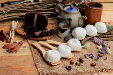 Mochi Japon tatlı köftesi soya fasulyesi lezzetli.