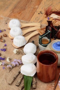 Mochi Japon tatlı köftesi soya fasulyesi lezzetli.