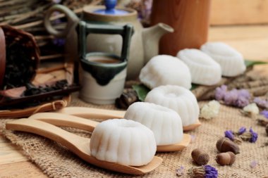 Mochi Japon tatlı köftesi soya fasulyesi lezzetli.